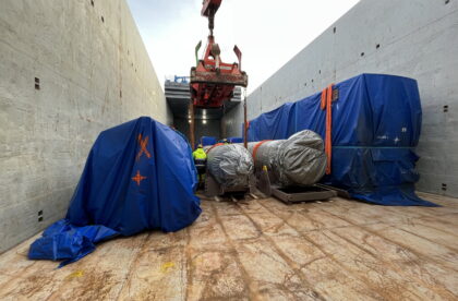 loading, stowing and securing of project shipment on a board of a vessel heading Pangkalan Kerinci, Indonesia via Hamburg for transhipment at port of Pori organized by Hacklin Logistics - Finnish project forwarder