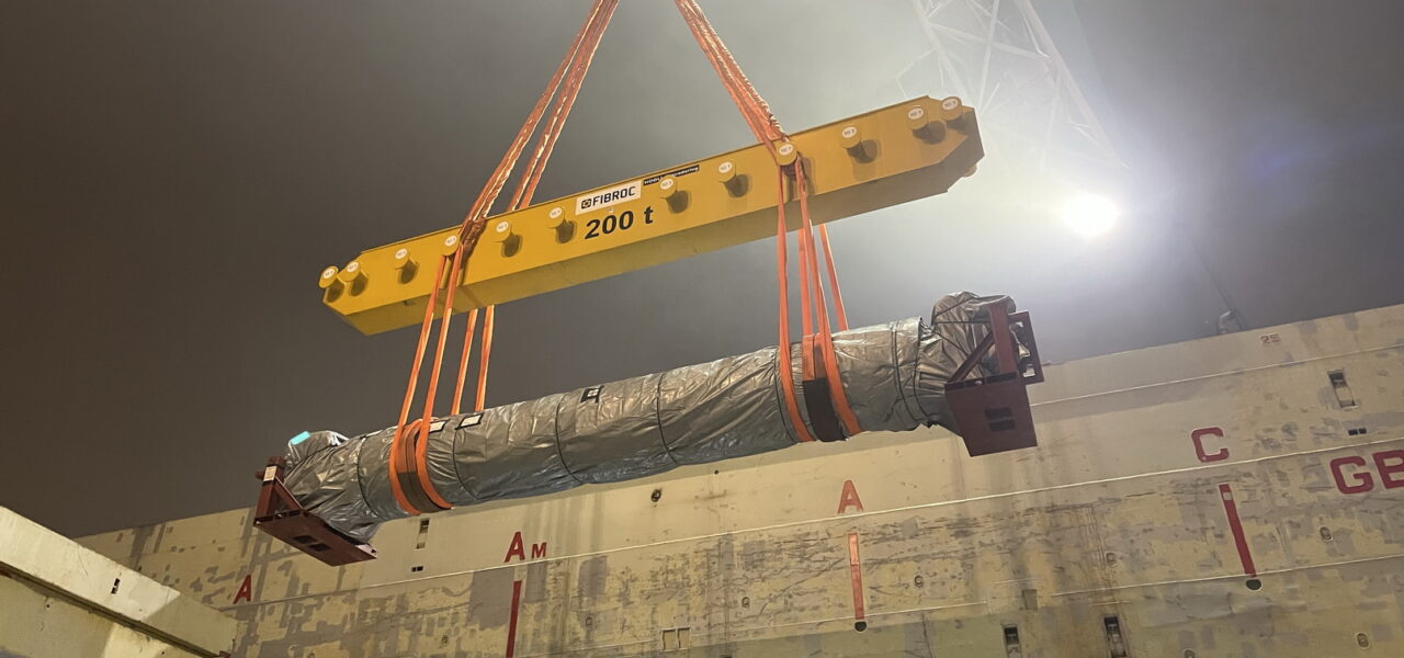 loading, stowing and securing of project shipment on a board of a vessel heading Pangkalan Kerinci, Indonesia at port of Raahe organized by Hacklin Logistics - finnish project forwarder