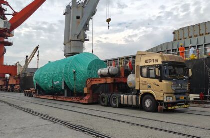 Charter vessel loading in Shanghai arranged by Hacklin China