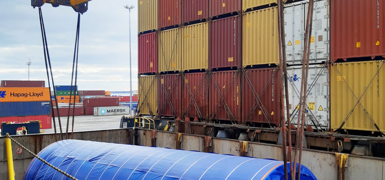 Project cargo forwarding - projektilogistiikka - Hacklin Logistics - breakbulk - lifting operation - nosto laivasta
