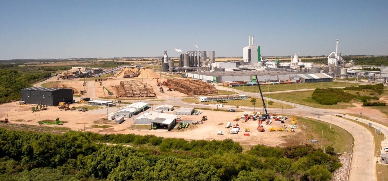 2024 - 2xMantsinen Ylämylly - Montevideo Uruguay - Hacklin Logistics - delivered to the assembly site Projektihuolinta