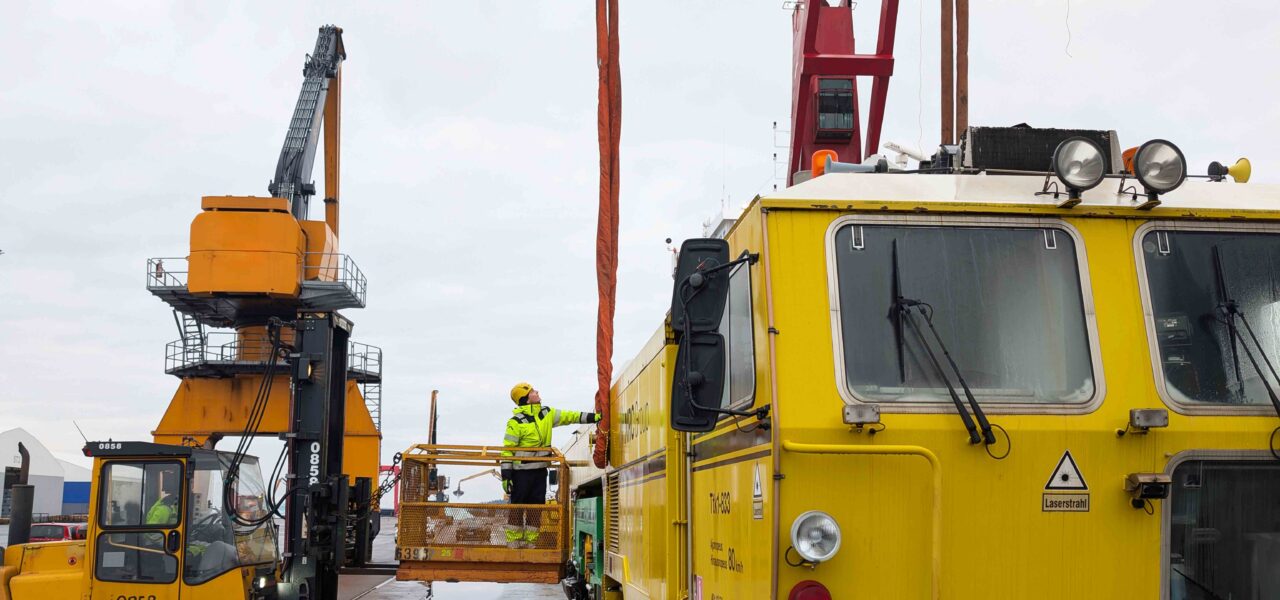 2025 - Hacklin Logistics train project cargo from Finland Hamina to Italy PXL_20251103_075551095