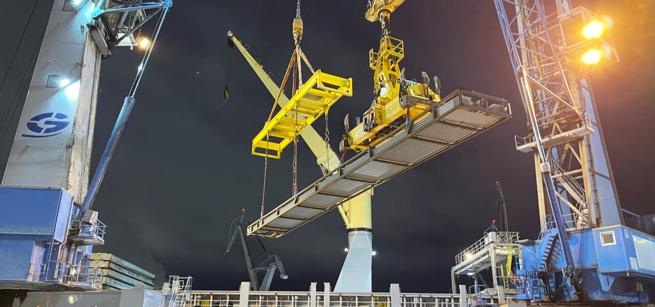 project cargo tandem lift